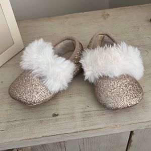 UGG Glitter Ballet Flats w Faux Fur fluff ❤️